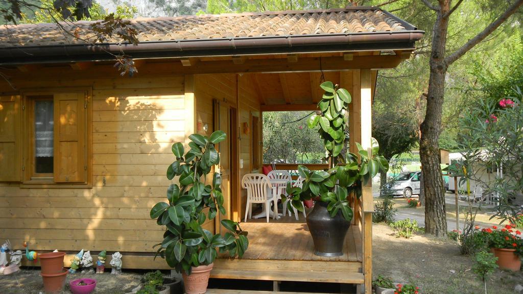 Camping Daino Hotel Пиетрамурата Екстериор снимка